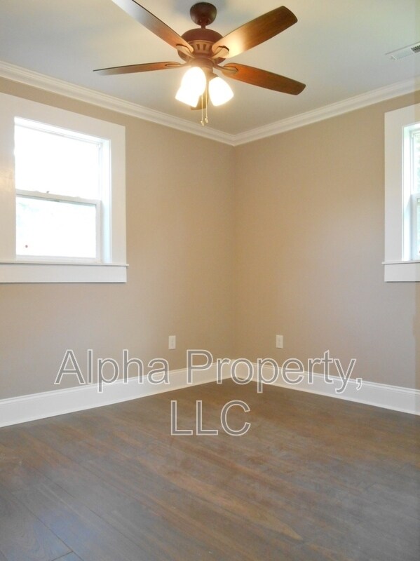 Building Photo - 22 Ridgeway Dr