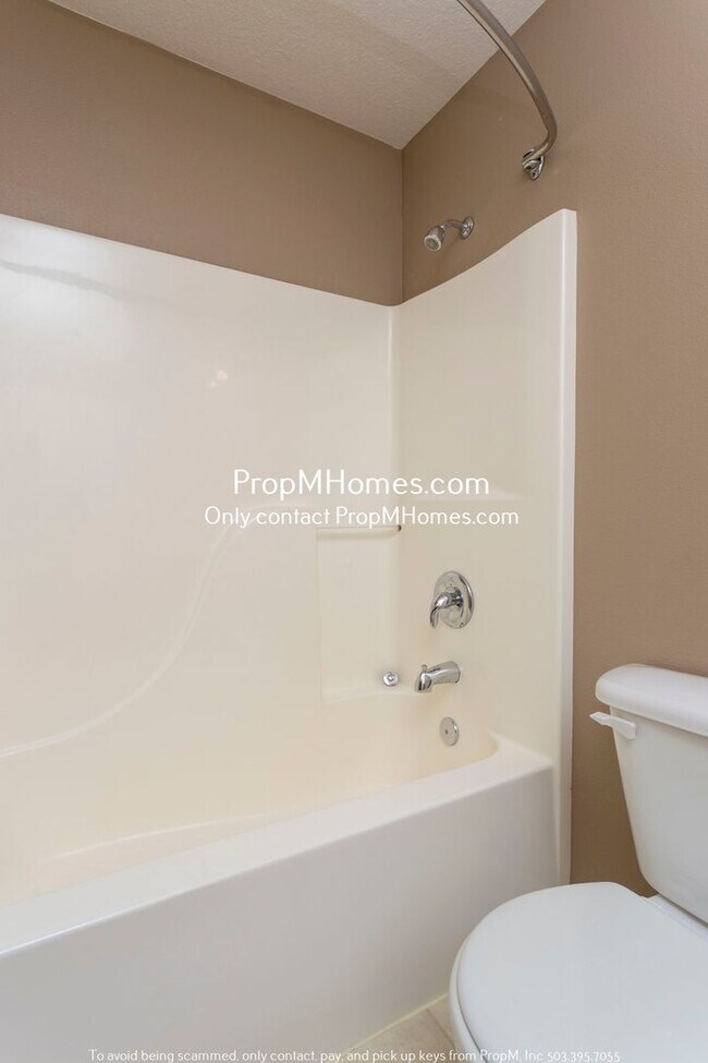 Building Photo - Colorful Four Bedroom Home In Bethany W/ Spacious Backyard!