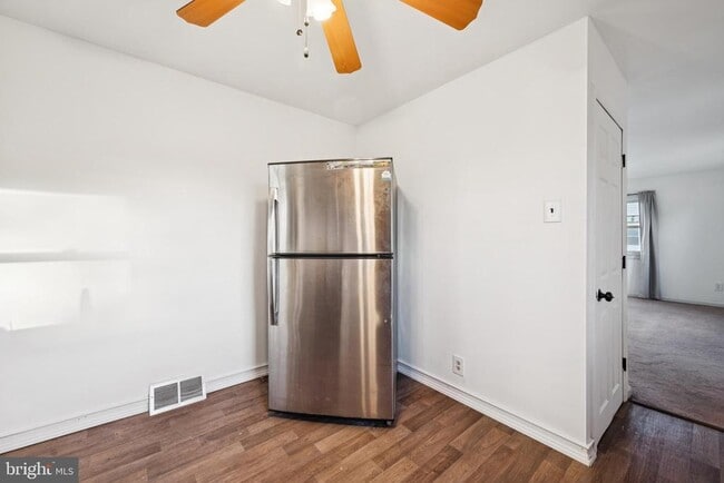 Building Photo - 610 Lee Ave