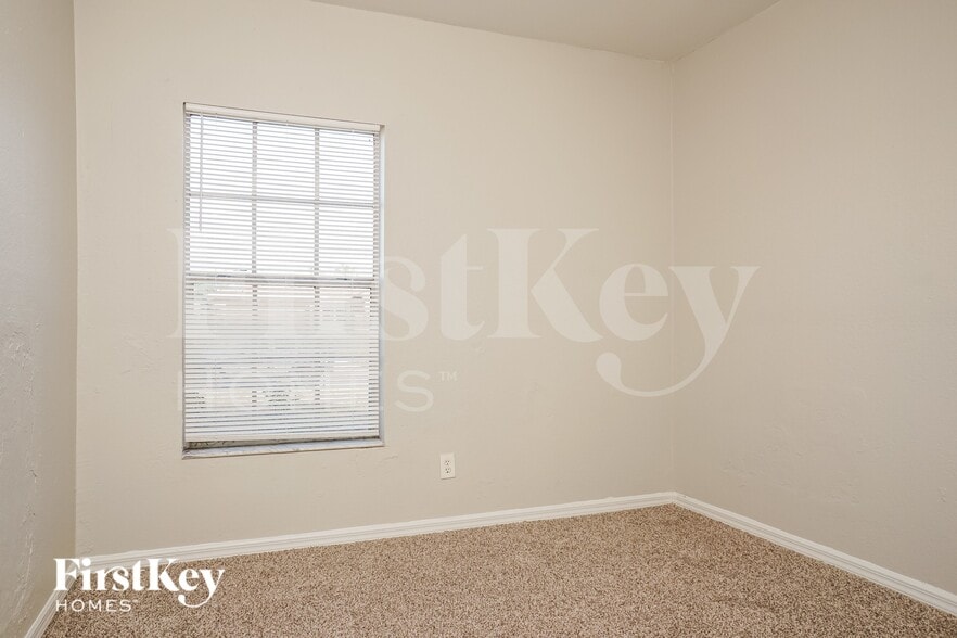 Building Photo - 3291 Moravia Ave