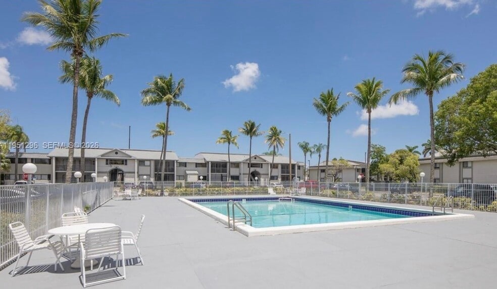 Building Photo - 20760 NE 4th Ct