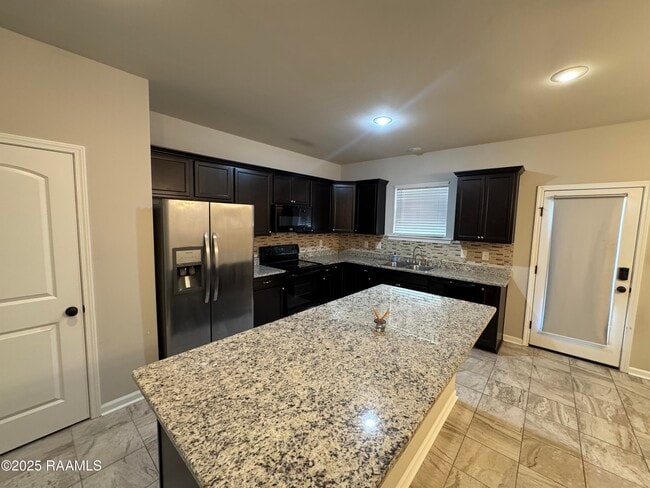 Building Photo - 406 Gray Birch Lp