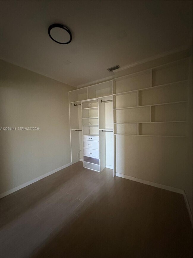 Building Photo - 5725 Tuscany Way