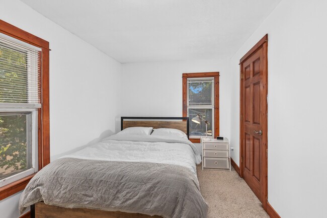 Building Photo - 1355 Bemis St SE