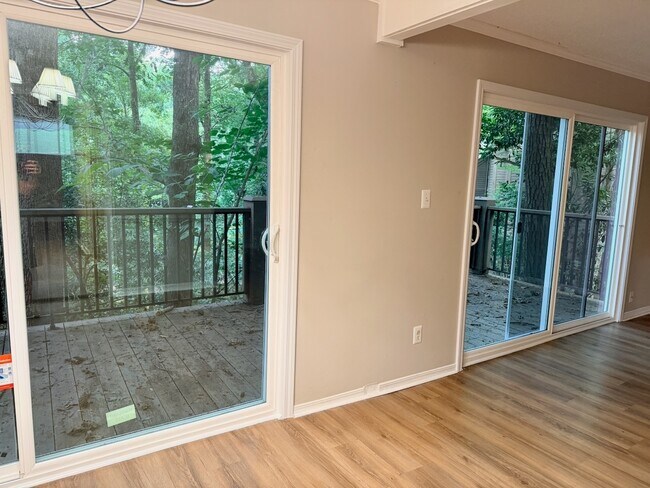 Building Photo - 313 Heath Dr