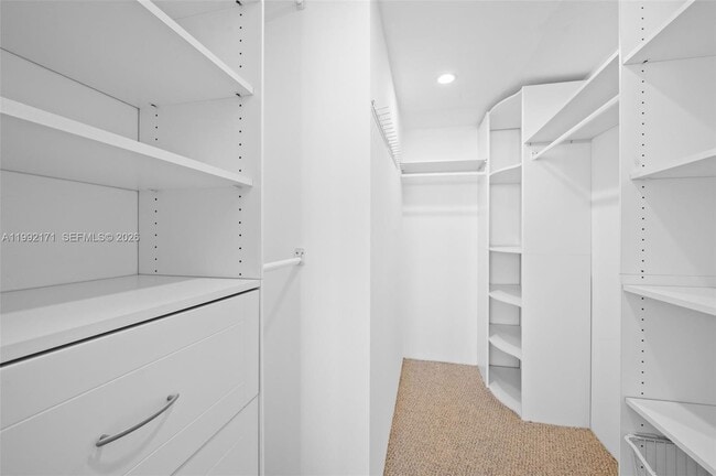 Building Photo - 1900 Sunset Harbour Dr