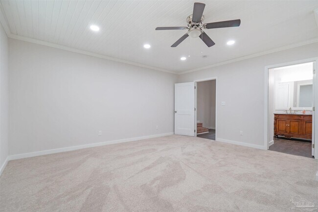 Building Photo - 118 Czar Ln