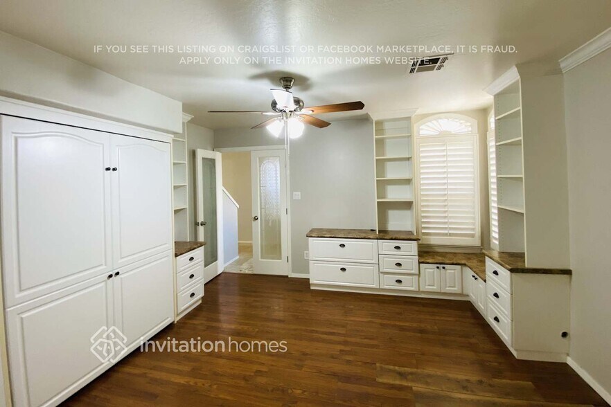 Building Photo - 1405 W Crystal Springs Dr