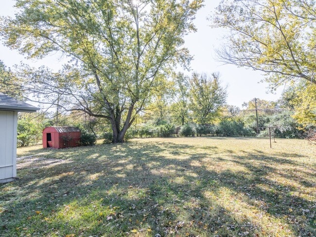 Building Photo - Renovated 3BR/2BA in Whitehaven