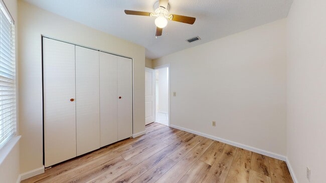 Building Photo - 620 Segovia Rd
