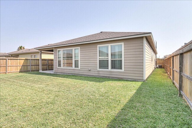 Building Photo - 7618 Quartz Dr