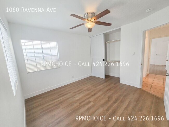 Building Photo - 1060 N Ravenna Ave