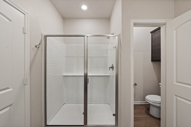 Building Photo - 1000 Camelia Grv Ct