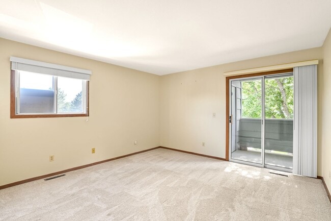 Building Photo - Remodeled 1 bed, 1 bath Gunbarrel Condo! Available NOW!