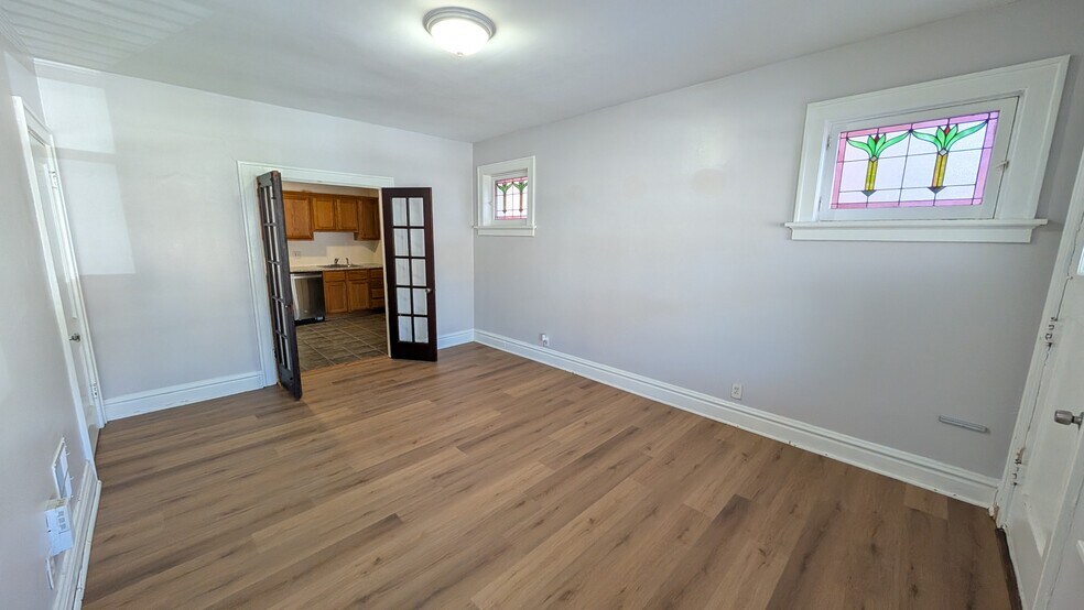 Building Photo - 5042 Mardel Ave