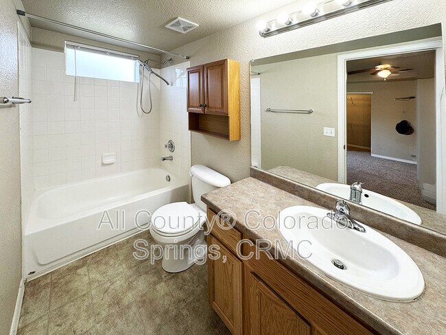 Building Photo - 4880 Kerry Lynn View