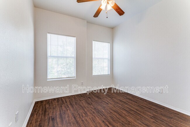 Building Photo - 7544 Lazy Spur Blvd