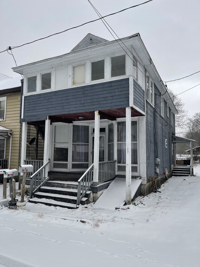 Building Photo - 773 Bedford St