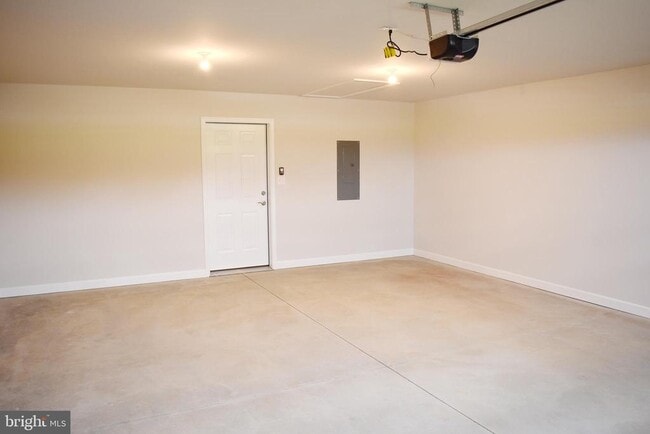 Building Photo - 1471 Treeline Dr