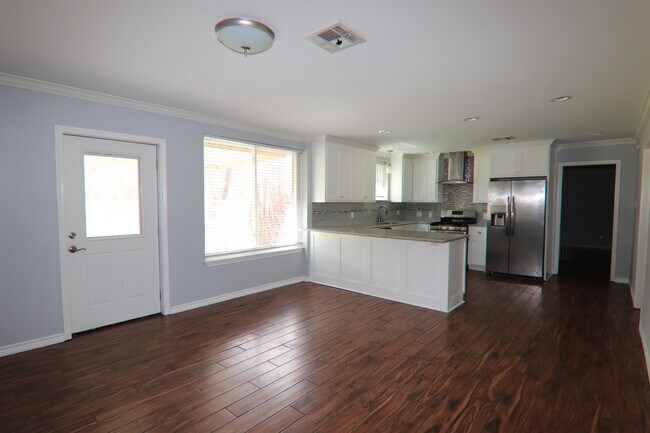 Building Photo - 13325 Blackgum St