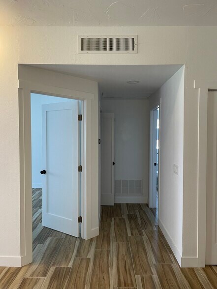 Building Photo - 17161 Alva Rd