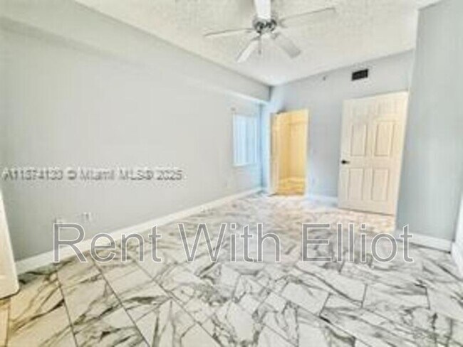 Building Photo - 2015 SE 10th Ave