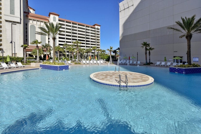 Building Photo - 9860 S Thomas Dr