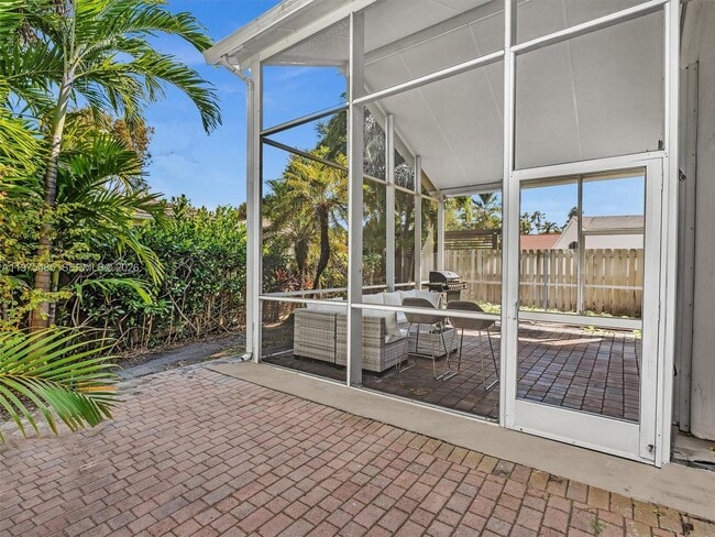 Building Photo - 4962 SW 32nd Way