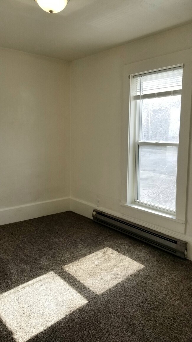Building Photo - 536 W Bonneville St
