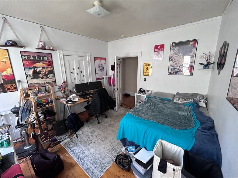 Building Photo - 55 Hillside St