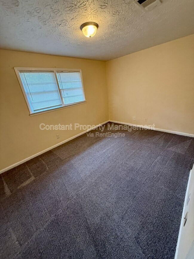 Building Photo - 4357 Azalea Dr