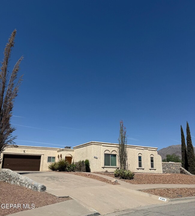 Building Photo - 7121 Gran Vida Dr