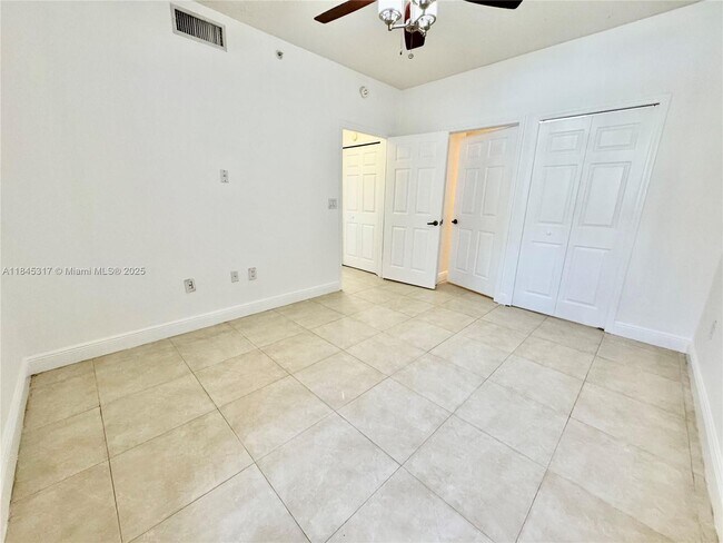 Building Photo - 6540 NW 114th Ave