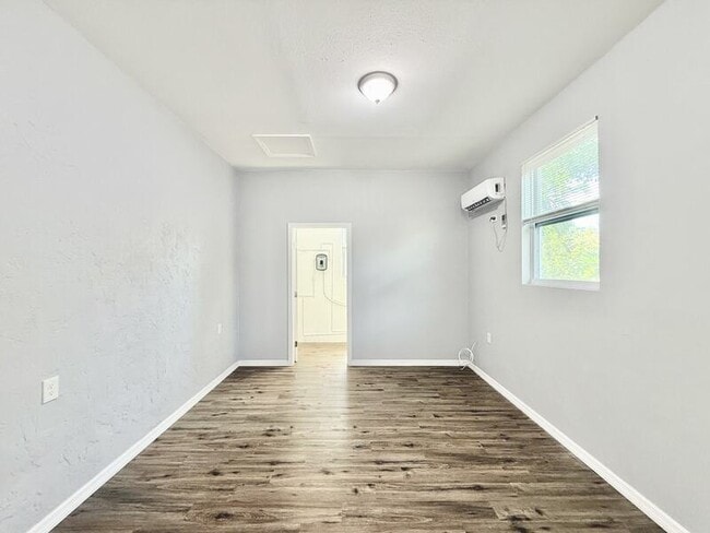 Building Photo - 4091 58th Ave