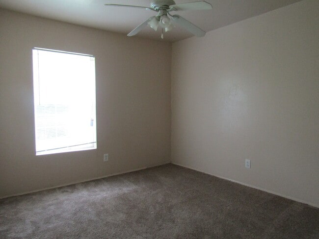 Building Photo - 2707 Ave G