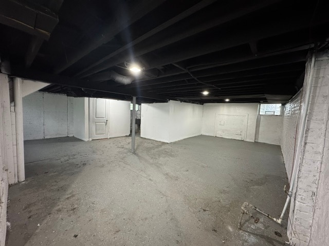 Building Photo - 326 Eastlawn St