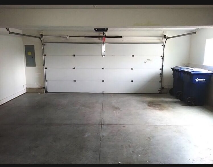 Building Photo - 12668 Hollice Ln