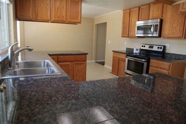 Building Photo - 2308 Wildwood Ct