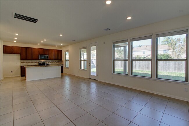 Building Photo - 4006 Shady Palmetto Dr