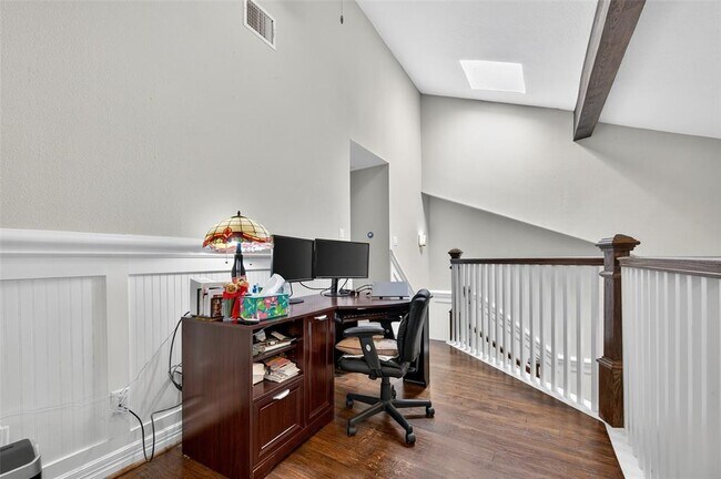 Building Photo - 9400 Doliver Dr
