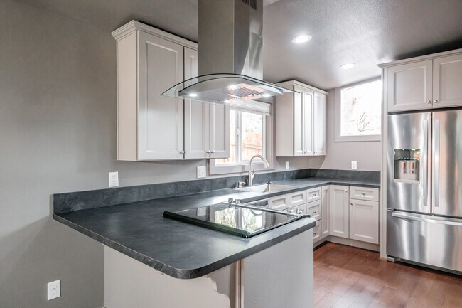 Building Photo - 837 Woodmansee Ct SE