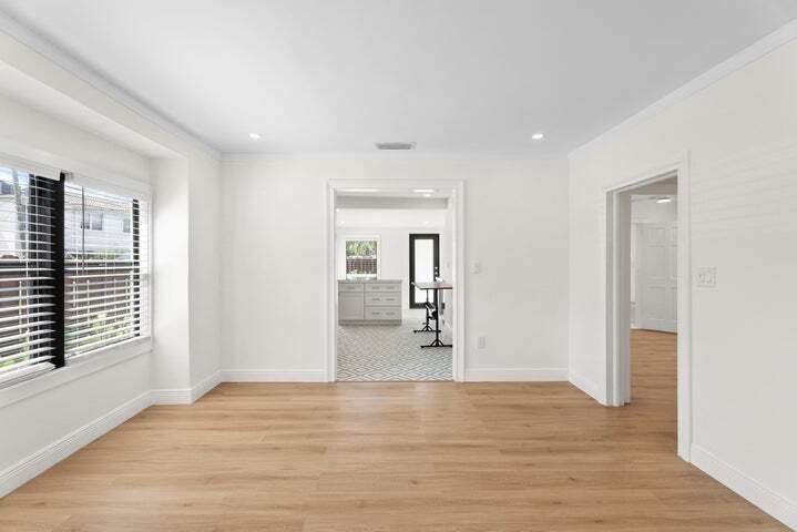 Building Photo - 517 55th St