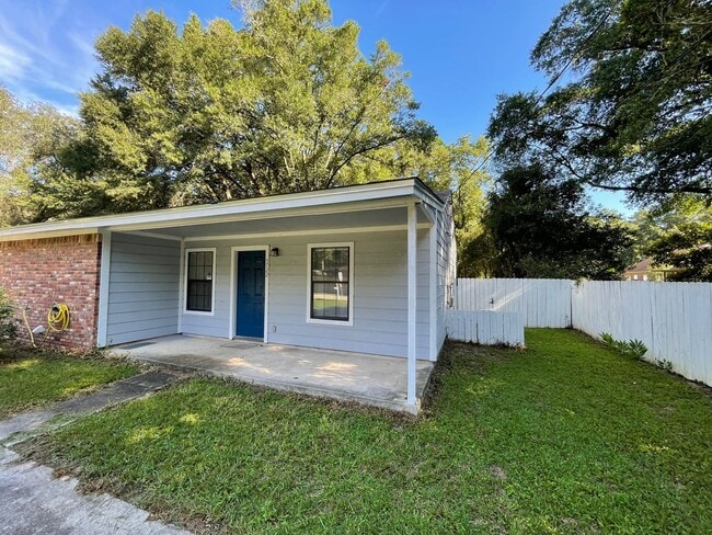 Building Photo - 5722 Lumberjack Ln