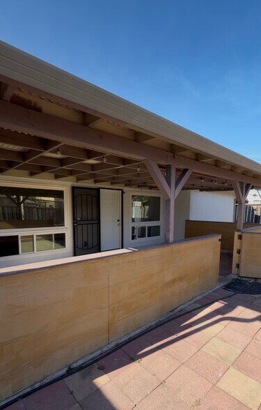 Building Photo - 4444 Millard Ave