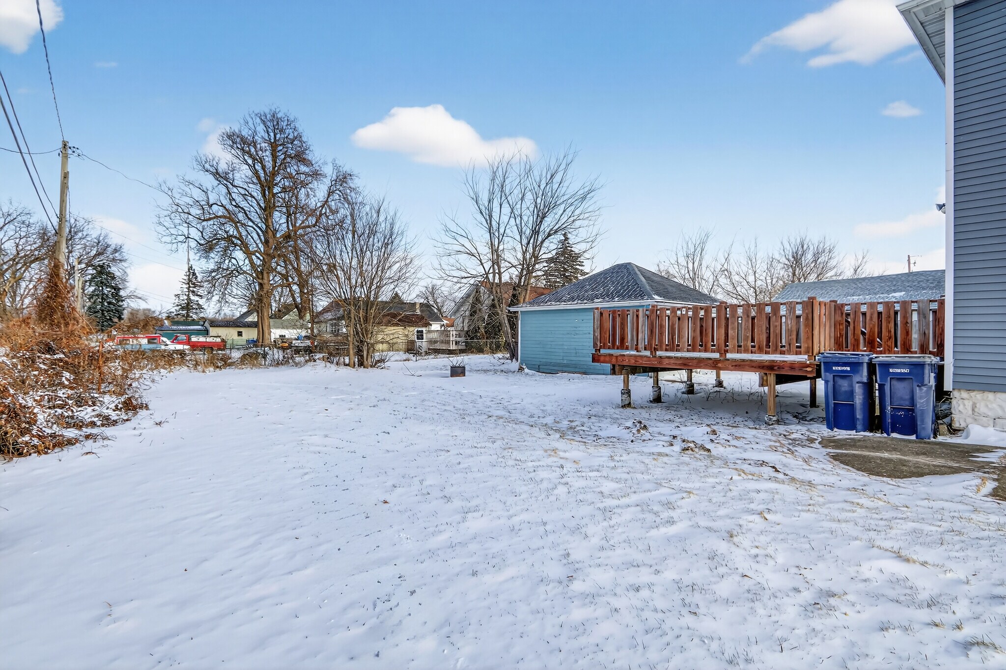 Building Photo - 428 W Delavan Dr