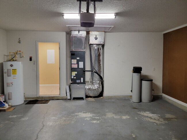 Building Photo - 7621 Crosstree Ln
