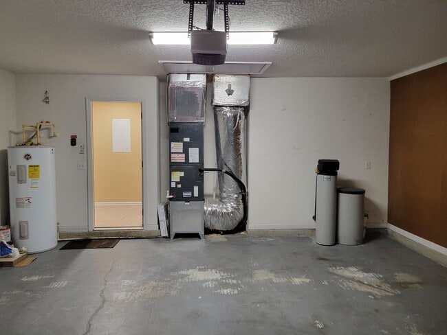 Building Photo - Spacious 3 bed 2 bath Home for rent!