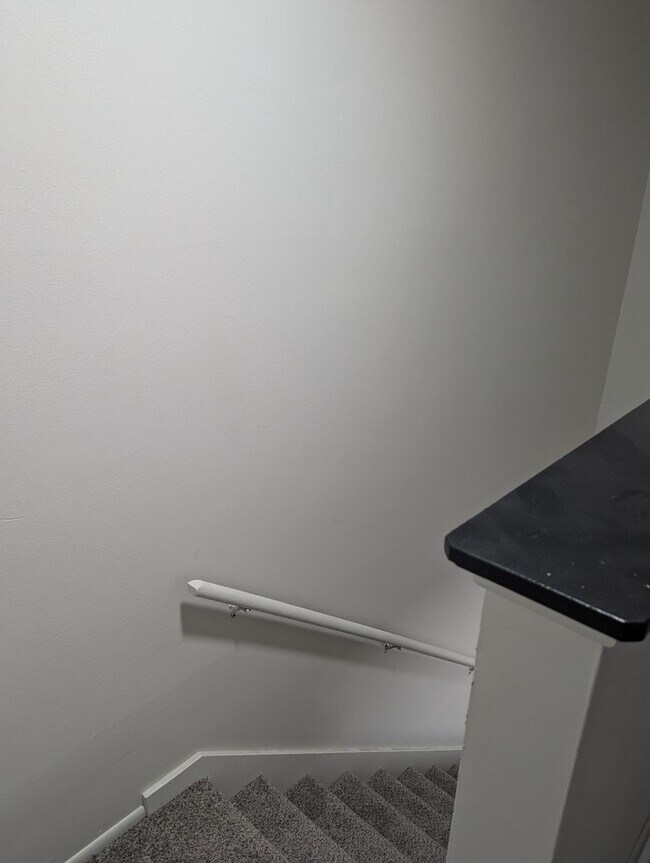 Building Photo - SECURITY DEPOSIT special