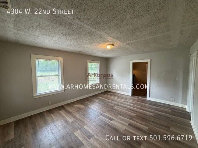 Building Photo - 4304 W 22nd St