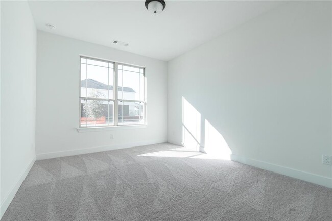 Building Photo - 432 Palatino Bnd